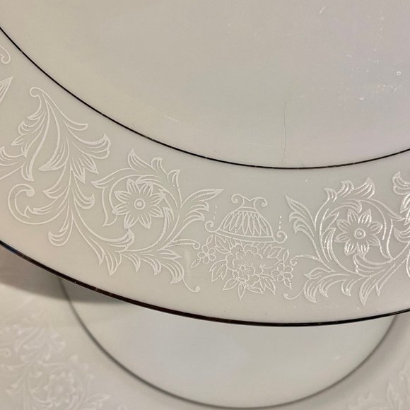 Vintage Lovelace by Crown Victoria Fine China - 2 - 5 Pc Place Settings - Picture 15 of 16